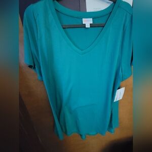 Christy Green V-Neck Short Sleeve Tee